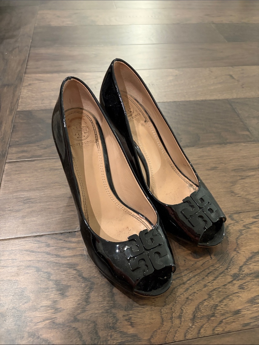 Tory Burch Lowell Black Patent Wedge Peep Toe Heels Sz 7.5